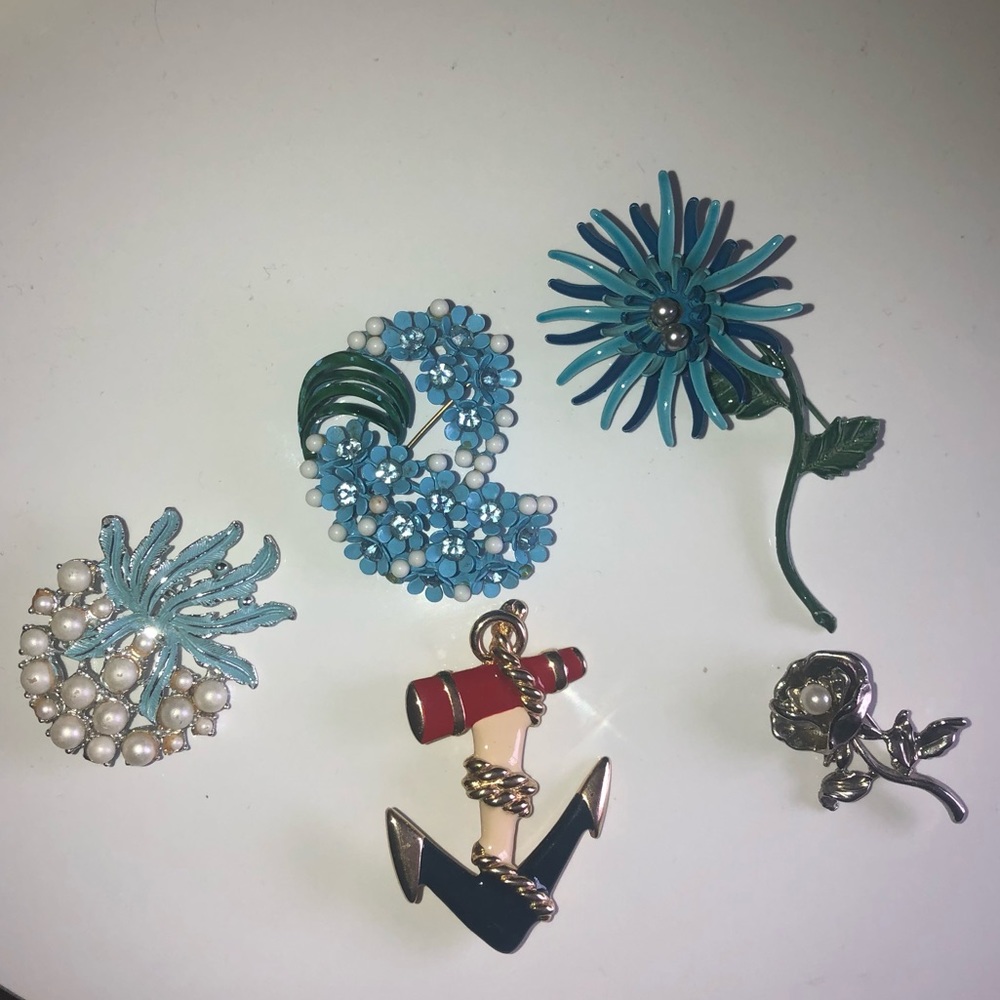 Vintage Brooch Bundle